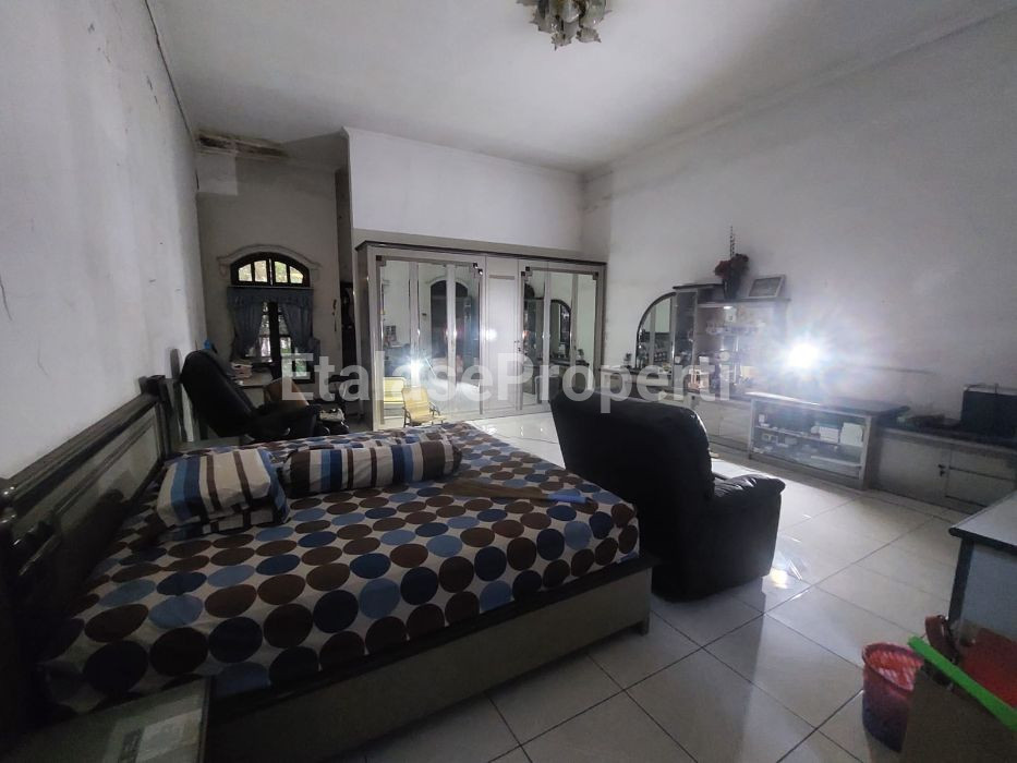 Foto properti Disewakan Rumah Raya Dharmahusada Indah 8