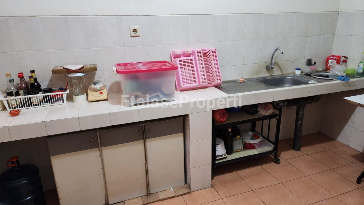 Foto properti Dijual Rumah Luas Karang Asem Surabaya 1