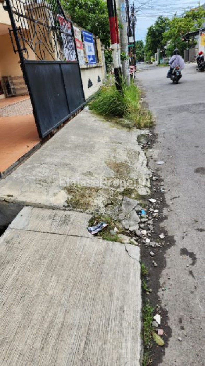 Foto properti Dijual Rumah Luas Karang Asem Surabaya 4