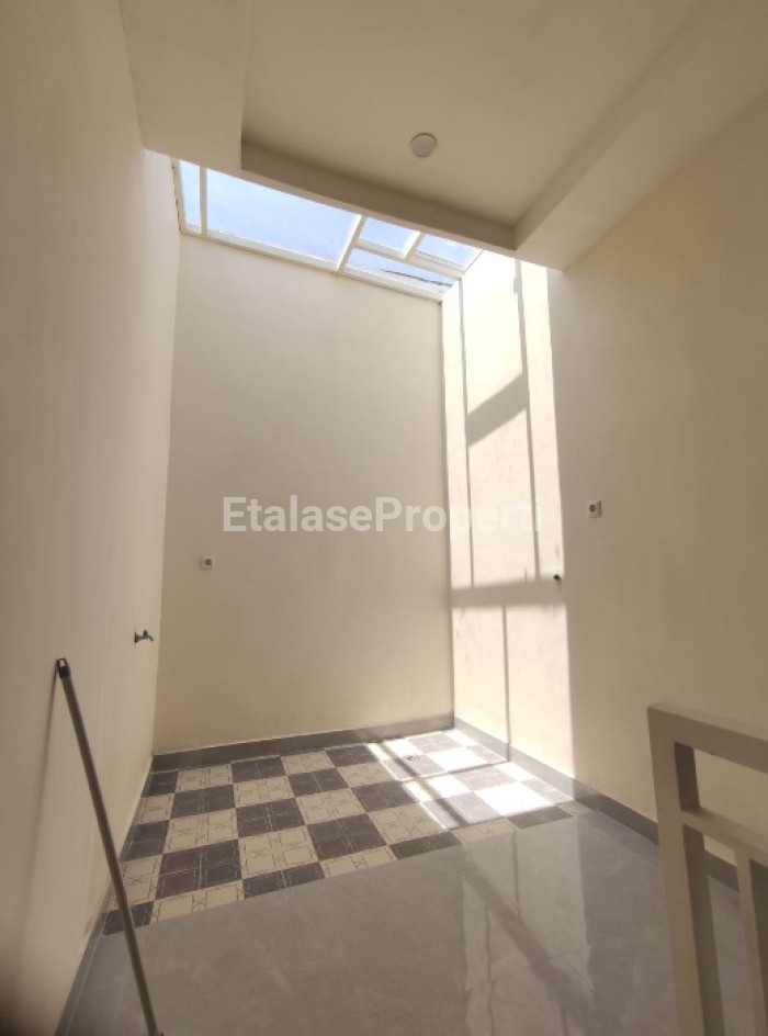 Foto properti Rumah Baru Mulyosari Utara 5