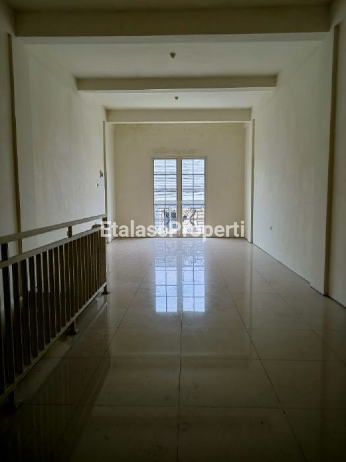 Foto properti Disewakan Ruko Dharmahusada Utara 3