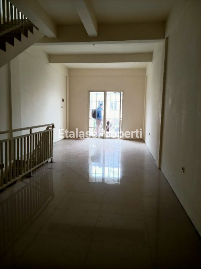 Foto properti Disewakan Ruko Dharmahusada Utara 4