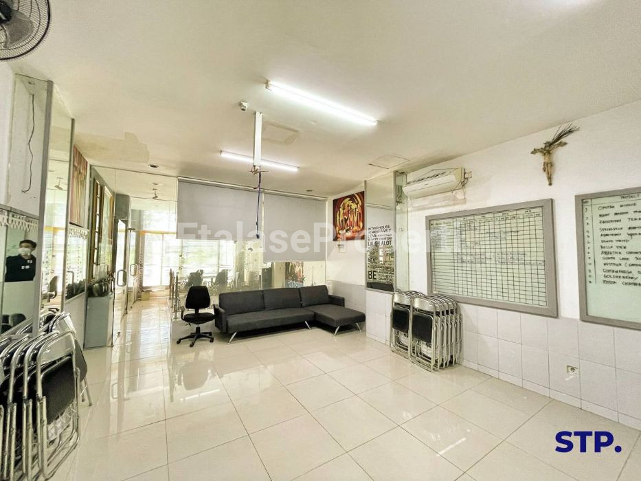 Foto properti Ruko 4,5 Lantai Di Kompleks Wonokitri Di Jalan Mayjend Sungkono 4