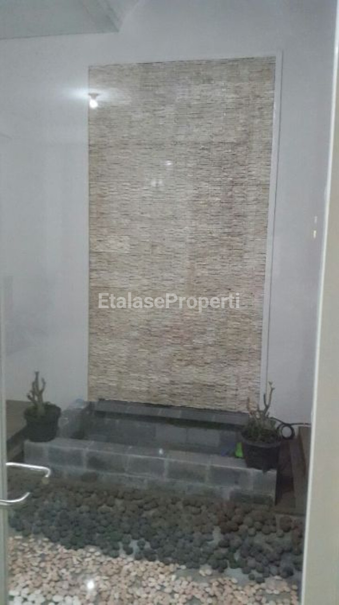 Foto properti Disewakan Rumah Full Renovasi 2 Lt Long Beach Pakuwon City Surabaya 8