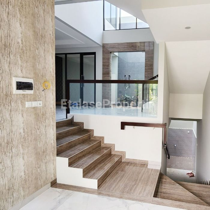 Foto properti Buruan Dapatkan Kesempurnaan Rumah Mewah Di Taman Puspa Raya, Citraland Dengan Harga Terjangkau 4