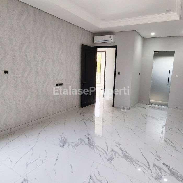 Foto properti Buruan Dapatkan Kesempurnaan Rumah Mewah Di Taman Puspa Raya, Citraland Dengan Harga Terjangkau 6