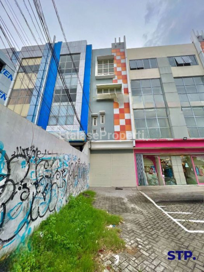 Foto properti Disewakan, Ruko 4 Lantai Di Raya MERR Parkir Luas 1