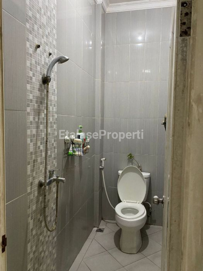 Foto properti TURUN HARGA! Rumah 1,5 Lantai Di Taman Jambu Pondok Tjandra Indah 9