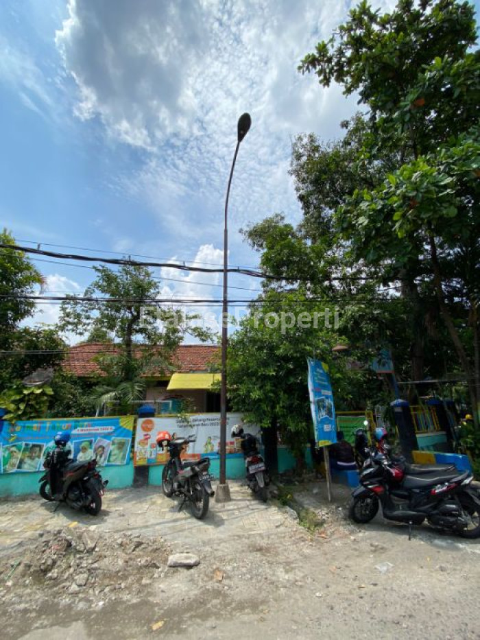 Foto properti Dijual Rumah Pinggir Jalan Raya Wiyung (NOL JALAN, Sebelah Kantor PU Brantas), Surabaya Barat 2