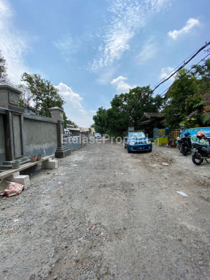 Foto properti Dijual Rumah Pinggir Jalan Raya Wiyung (NOL JALAN, Sebelah Kantor PU Brantas), Surabaya Barat 3
