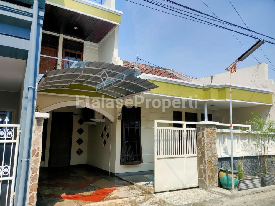 Foto properti Dijual Rumah Siap Huni Di Taman Pondok Indah (TPI) Wiyung, Surabaya Barat 1
