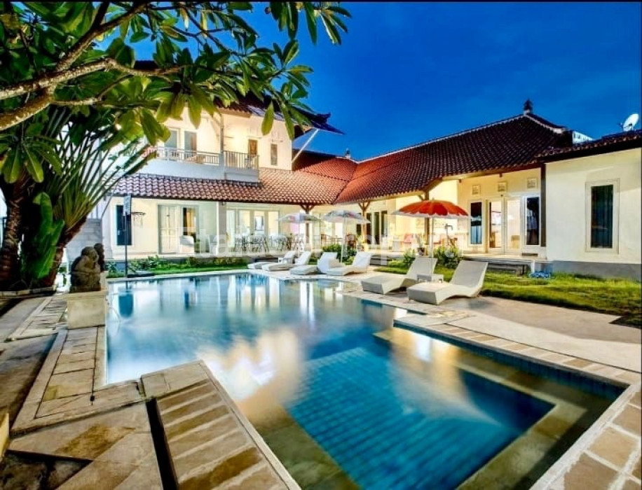 Foto properti Rumah Mewah Semi Vila Lokasi Perumahan Elit Putra Bali Hill, Nusa Dua. 1