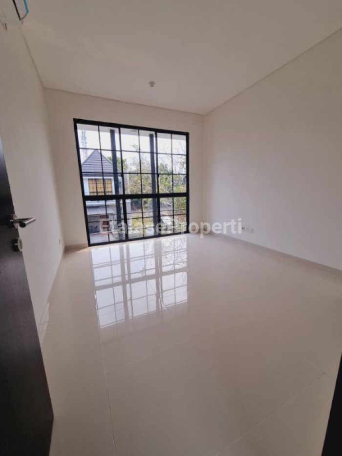 Foto properti Dijual Rumah 2 Lantai Cluster Alamanda Graha Natura 5