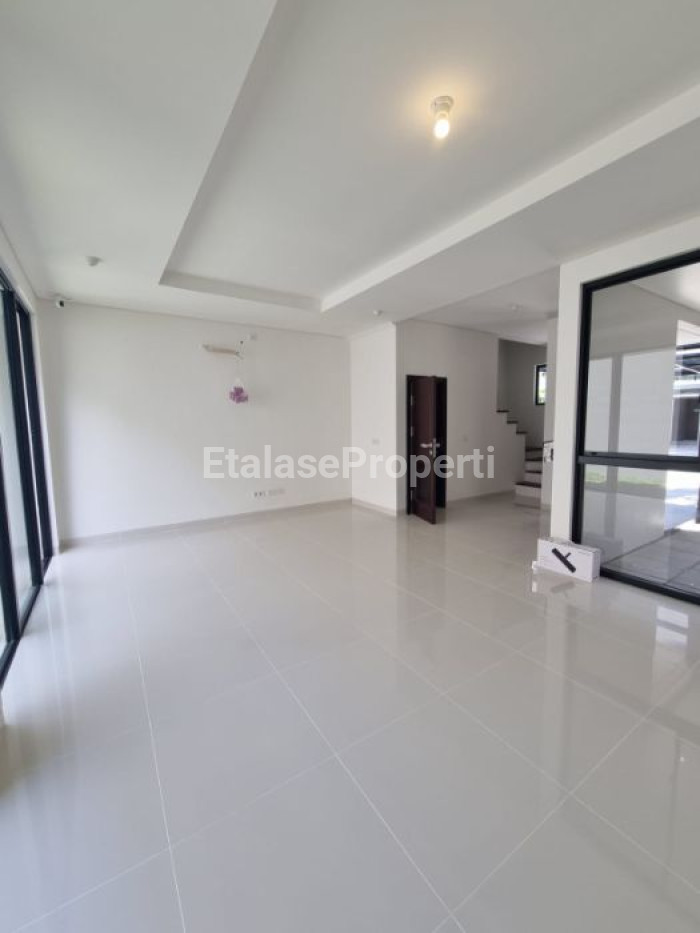 Foto properti Dijual Rumah 2 Lantai Cluster Alamanda Graha Natura 7