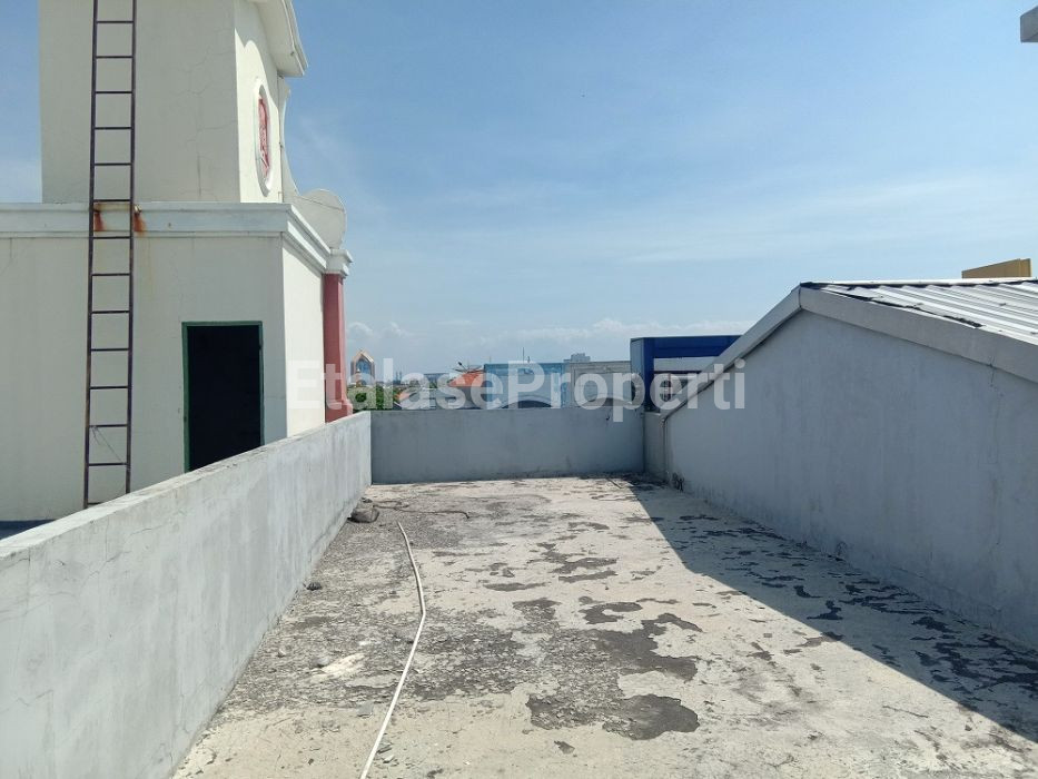 Foto properti Dijual Ruko Strategis 3 Lt Kapaskrampung 4