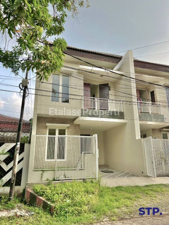 Foto properti Jual Rumah 2 Lantai Dukuh Kupang Barat 1