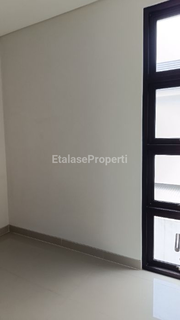 Foto properti Disewakan Rumah 2 Lantai 4