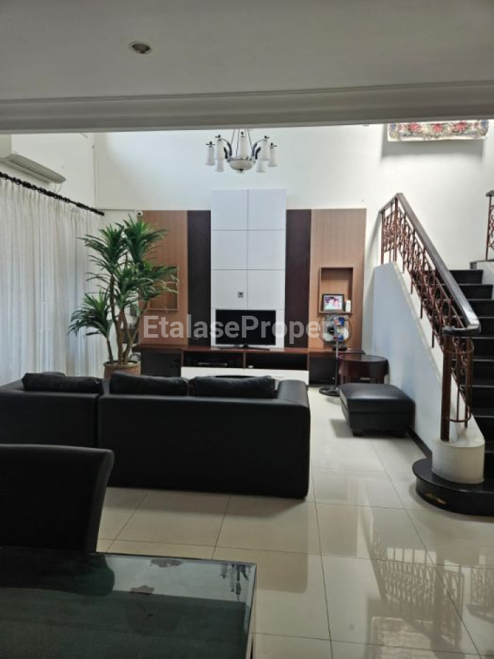 Foto properti Rumah Di Jual Di Raffles Garden Citraland 9