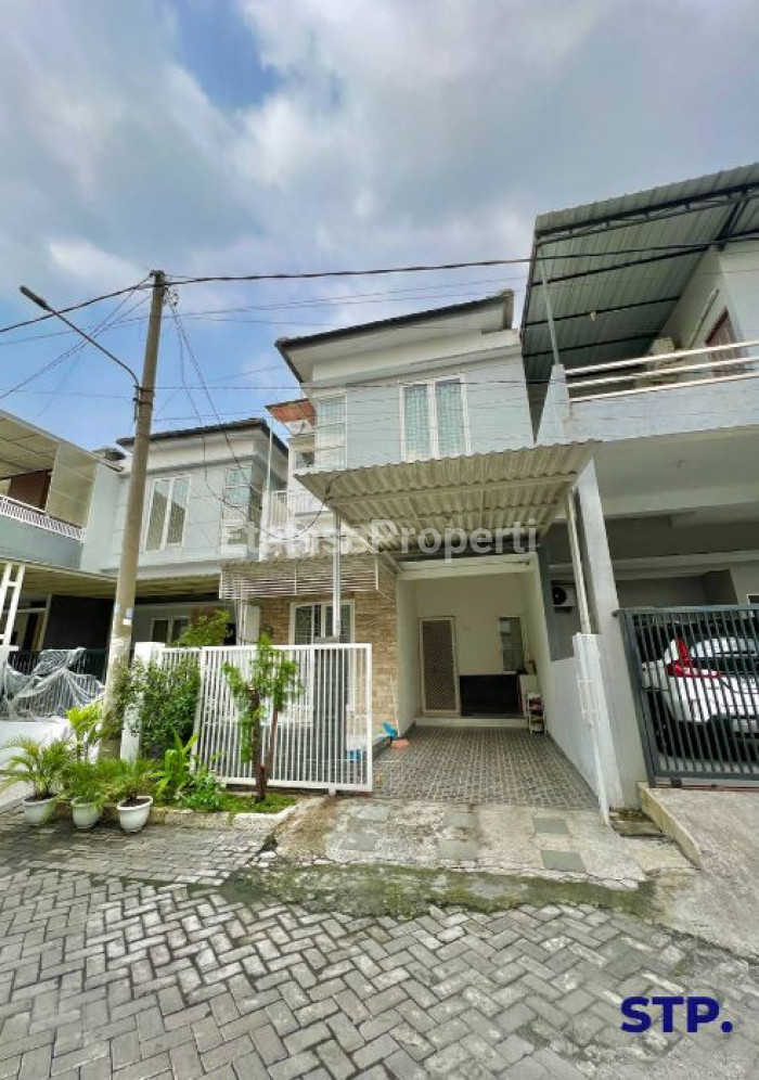 Foto properti Jual Rumah Siap Huni Simpang Darmo Regency Furnished 1