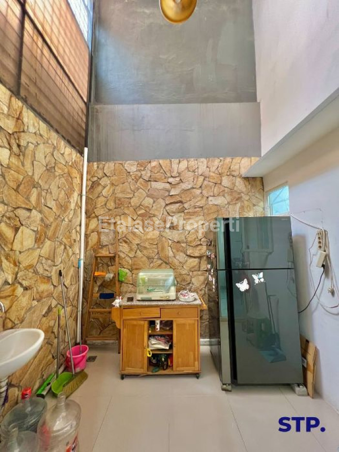 Foto properti Jual Rumah Siap Huni Simpang Darmo Regency Furnished 4