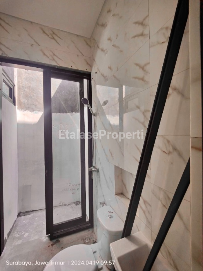 Foto properti Rumah Dekat Galaxy Mall Surabaya Di Wisma Permai Barat Mewah Minimalis 7