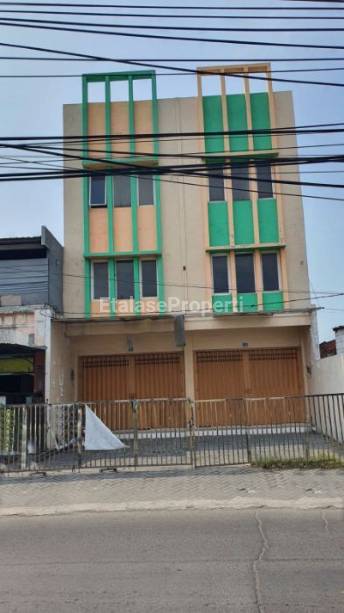 Foto properti Ruko 3 Lantai Siap Pakai Strategis Untuk Semua Usaha Di Raya Lempung Tama Surabaya Barat 1