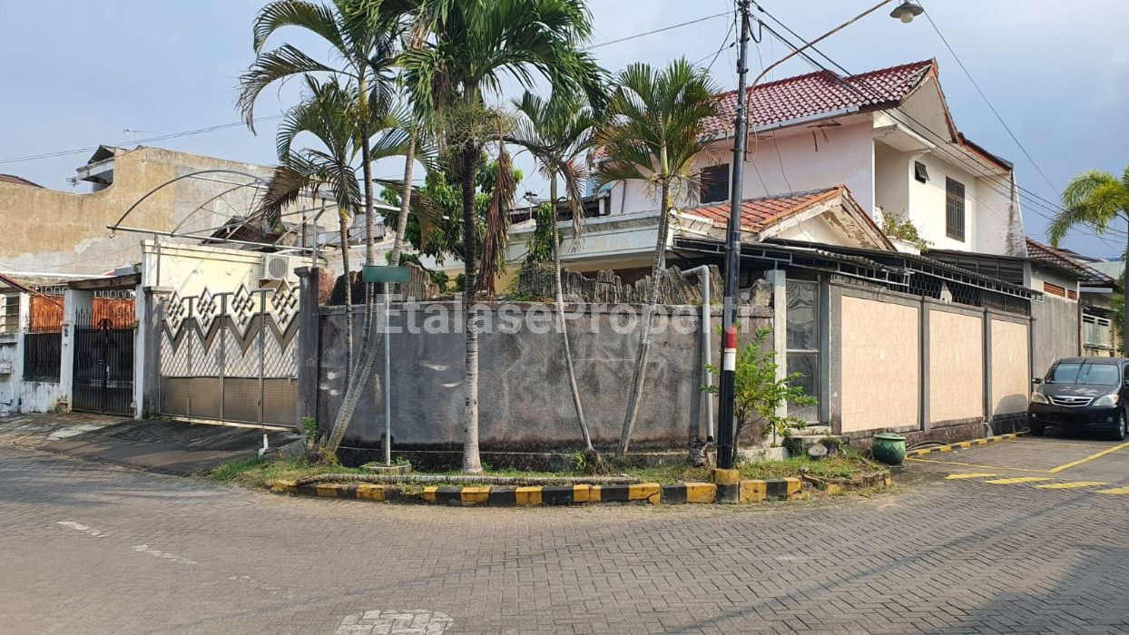 Foto properti Rumah Darmo Permai Utara Modern Dengan Lingkungan Nyaman Siap Huni Di Surabaya Barat 1