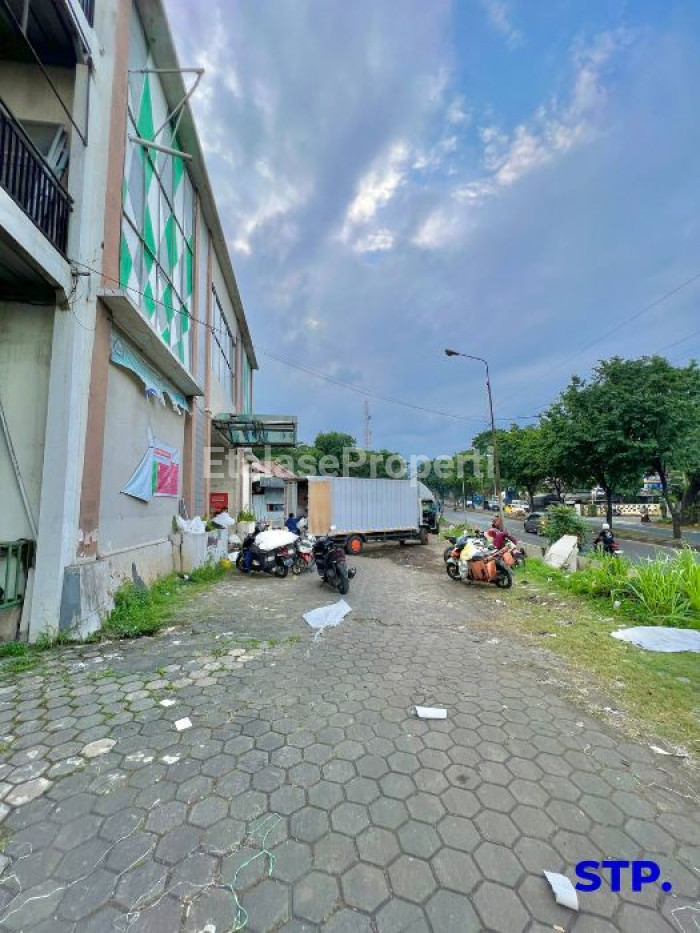 Foto properti Jual Cepat! Ruko 0 Jalan Raya Bypass Pandaan 8