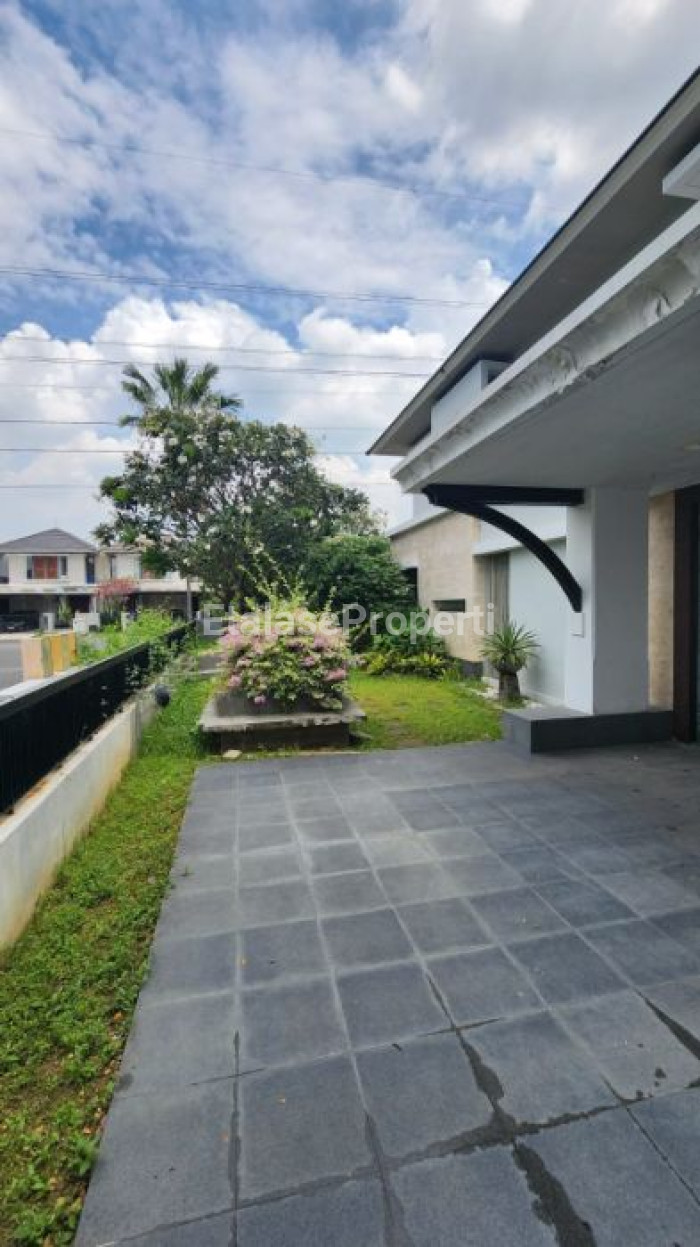 Foto properti *Dijual Rumah 2 Lantai, Prambanan Residence* 10