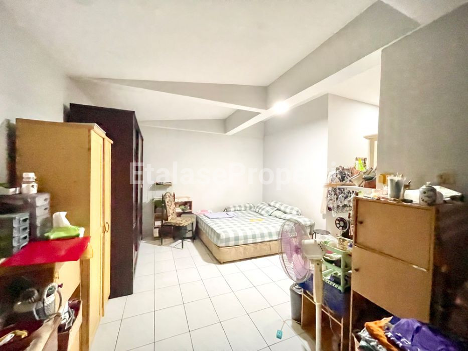 Foto properti *Dijual Rumah Kris Kencana ( Kencanasari Barat )* 8