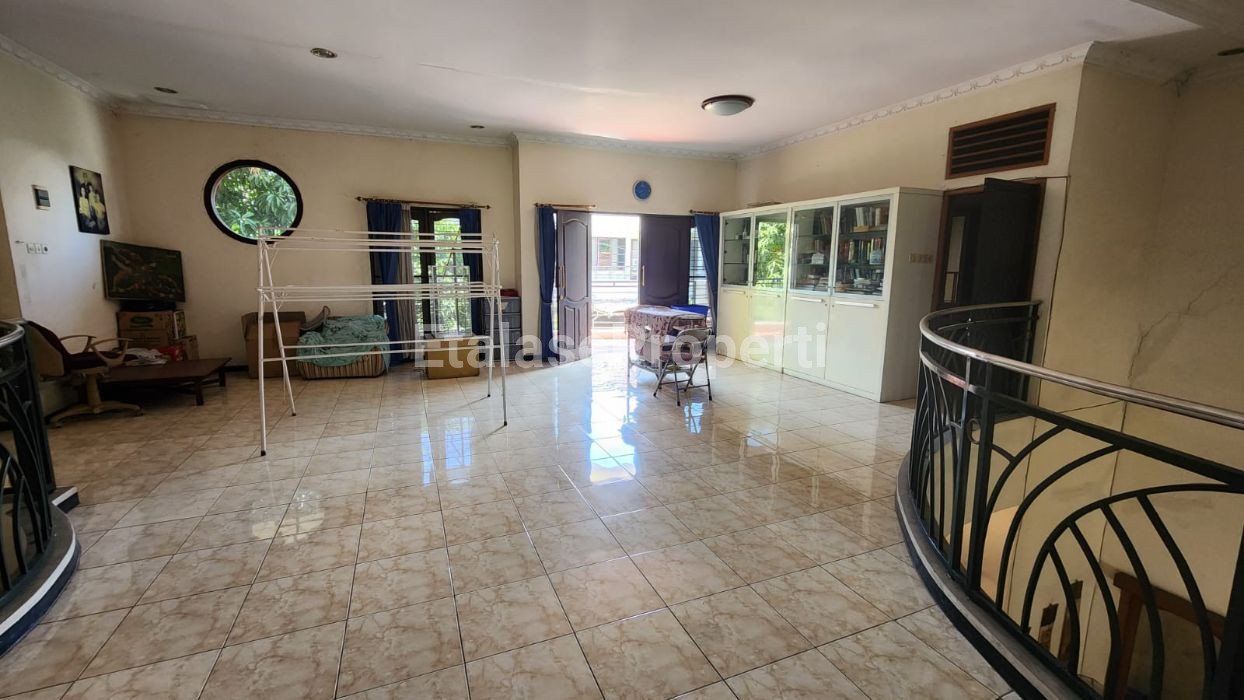 Foto properti *Dijual Rumah Kertajaya Indah Tengah* 8