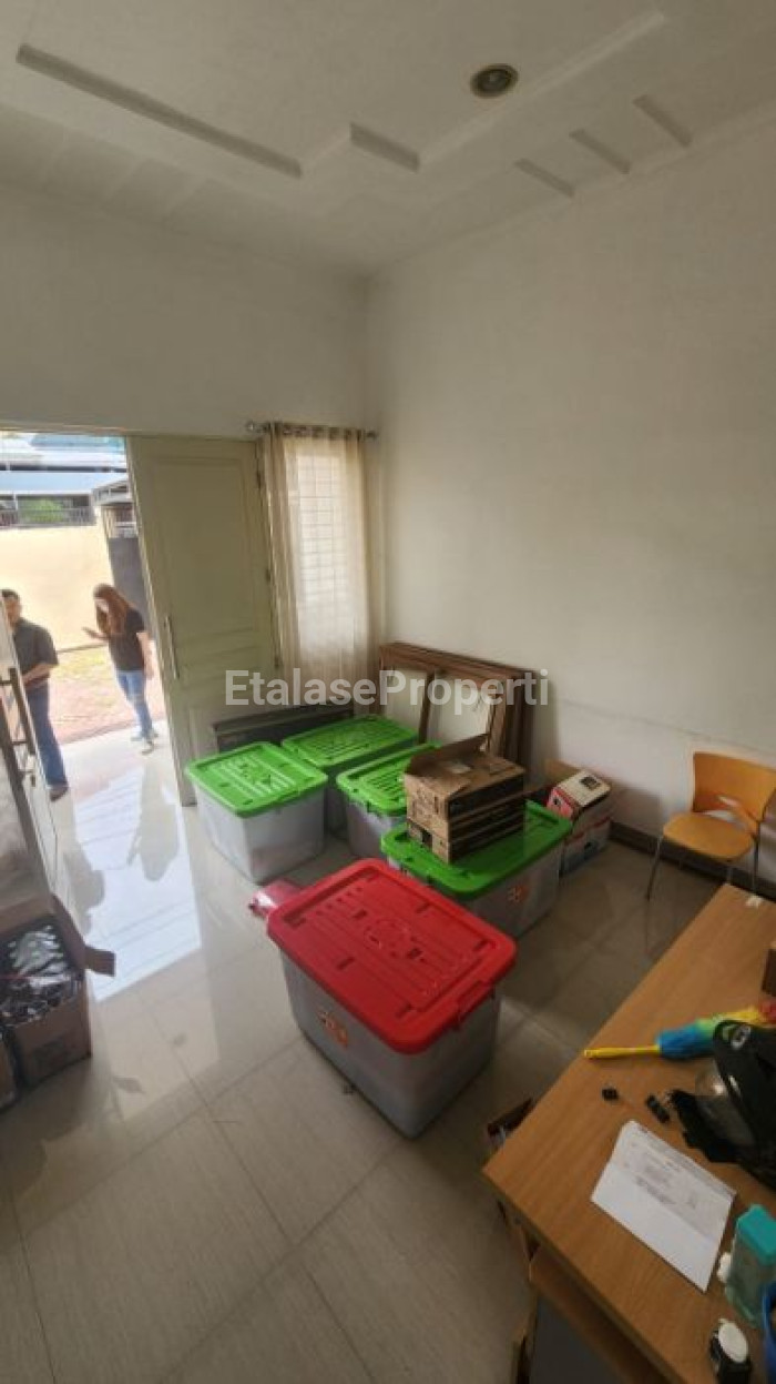 Foto properti *Dijual Rumah Simpang Darmo PermaI Utara* 3