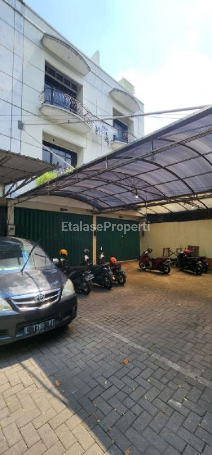 Foto properti *Dijual 2 Ruko Jejer Raya Ngagel Strategis Dan Langka* 1