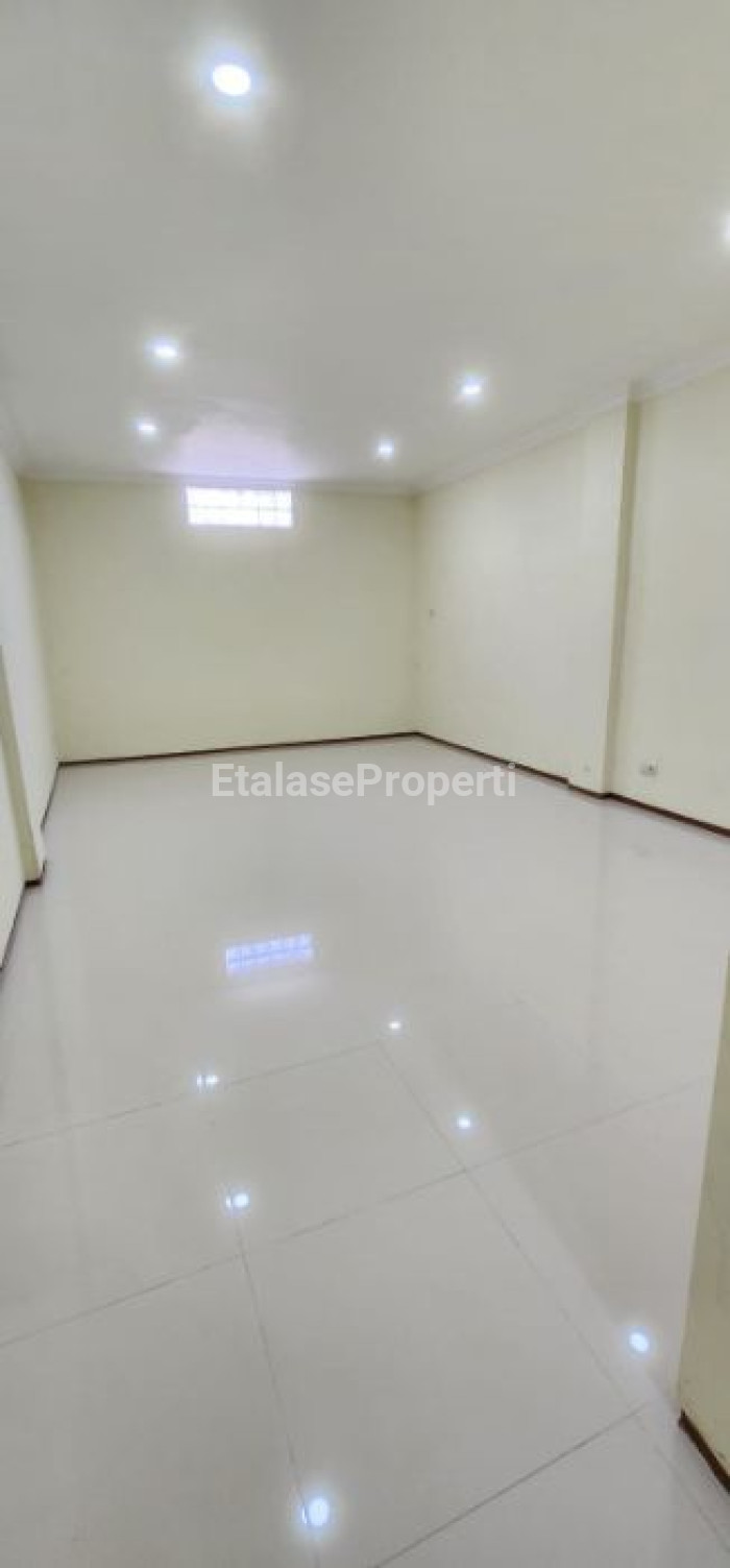 Foto properti *Dijual 2 Ruko Jejer Raya Ngagel Strategis Dan Langka* 4