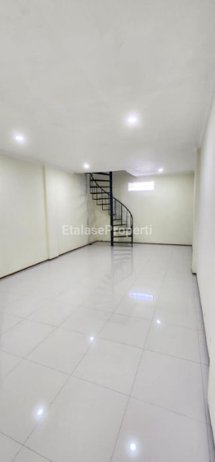 Foto properti *Dijual 2 Ruko Jejer Raya Ngagel Strategis Dan Langka* 5