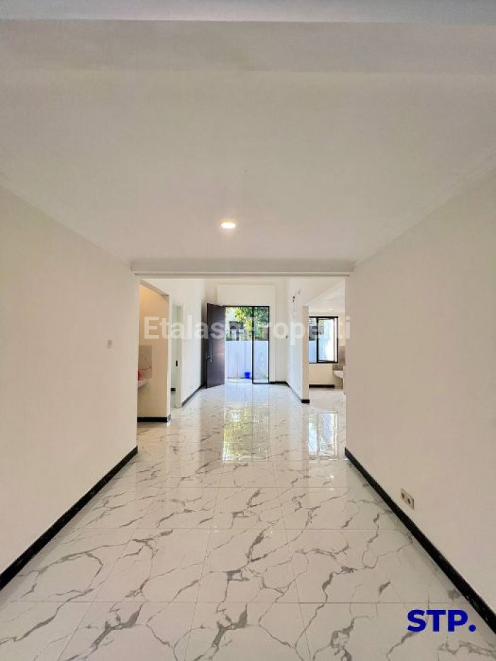 Foto properti Jual Cepat, Rumah Baru Renovasi Di Taman Puspa Raya Citraland 2