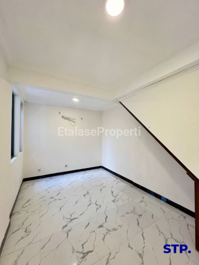 Foto properti Jual Cepat, Rumah Baru Renovasi Di Taman Puspa Raya Citraland 7