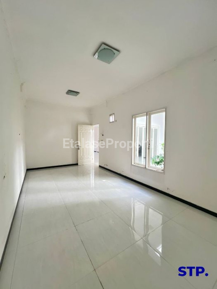 Foto properti Jual Cepat! Rumah Mewah Dharmahusada Megah Permai 5