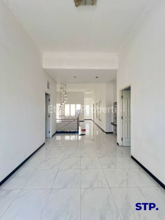 Foto properti Jual Cepat! Rumah Mewah Dharmahusada Megah Permai 7