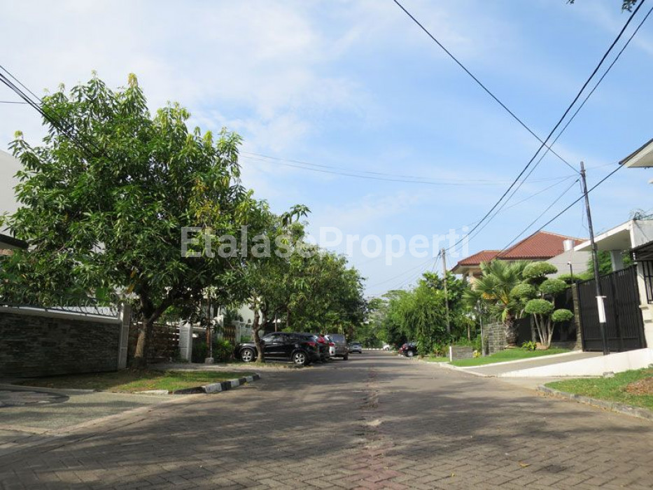 Foto properti Dijual Rumah Darmo Sentosa Raya DSR Surabaya Barat 6