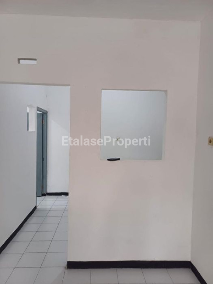 Foto properti Rumah Di Perumahan Rumah Di Graha Indraprasta, Blok C2 No.12  Tulangan Sidoarjo Dekat  Jalan Akses Ke Surabaya Dan Malang 6