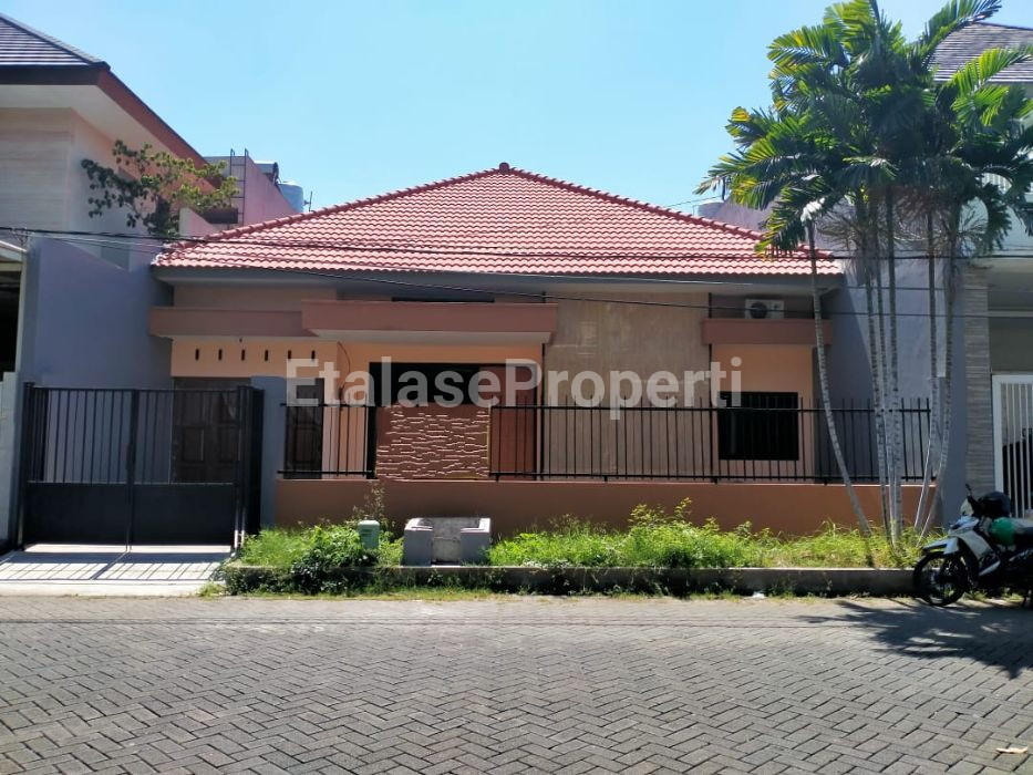 Foto properti Rumah Baru Manyar Tompotika Siap Huni 1