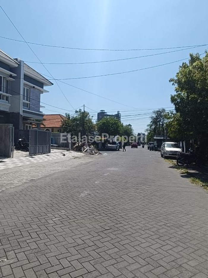 Foto properti Dijual Rumah Baru Minimalis 2 Lt Jemursari 2