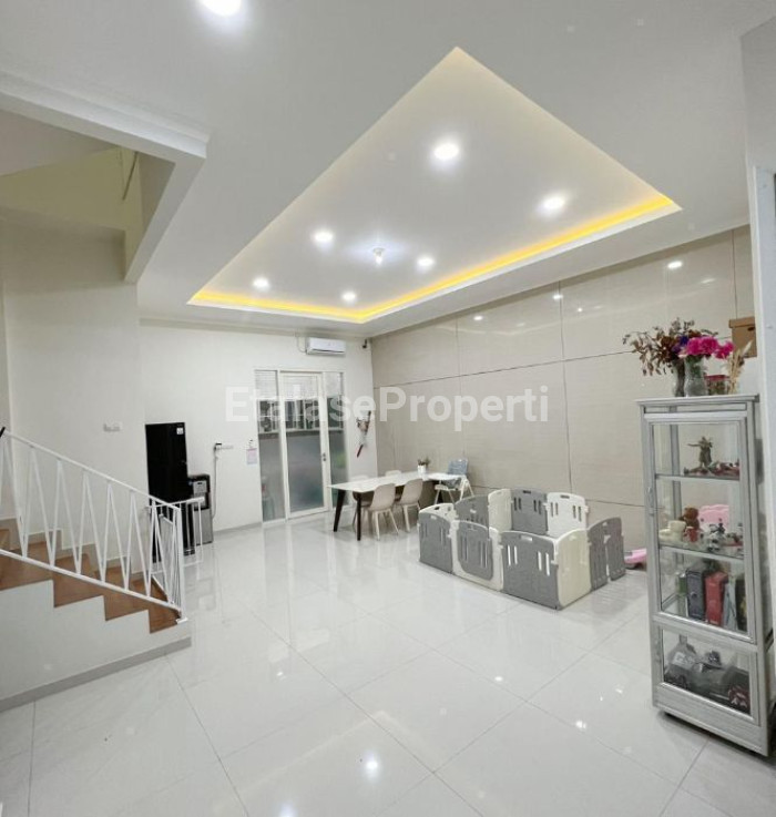 Foto properti Dijual Rumah Modern Minimalis 2 Lt Sutorejo Utara 5