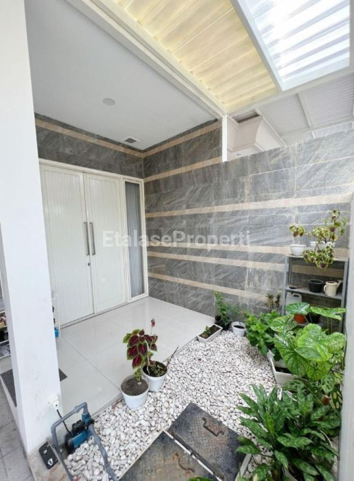 Foto properti JUAL Sutorejo Utara - Modern Minimalis Siap Huni 2