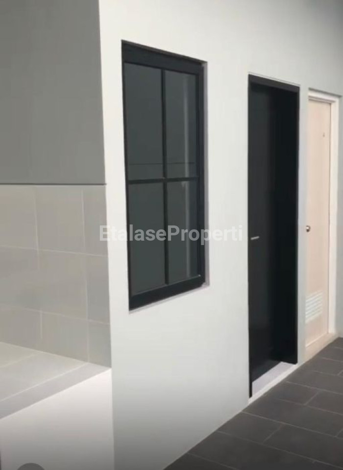 Foto properti Rumah Baru 2 Lantai  Masih Gress (belum Pernah Dihuni) 2