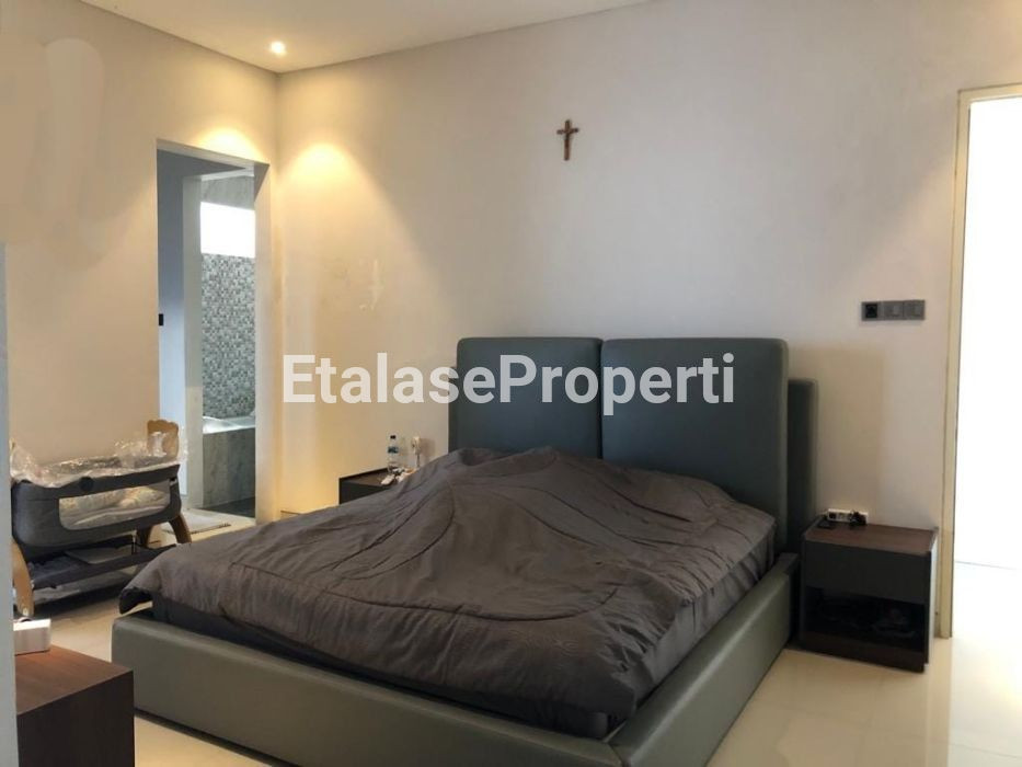 Foto properti Disewakan Rumah Siap Huni Royal Residence 2