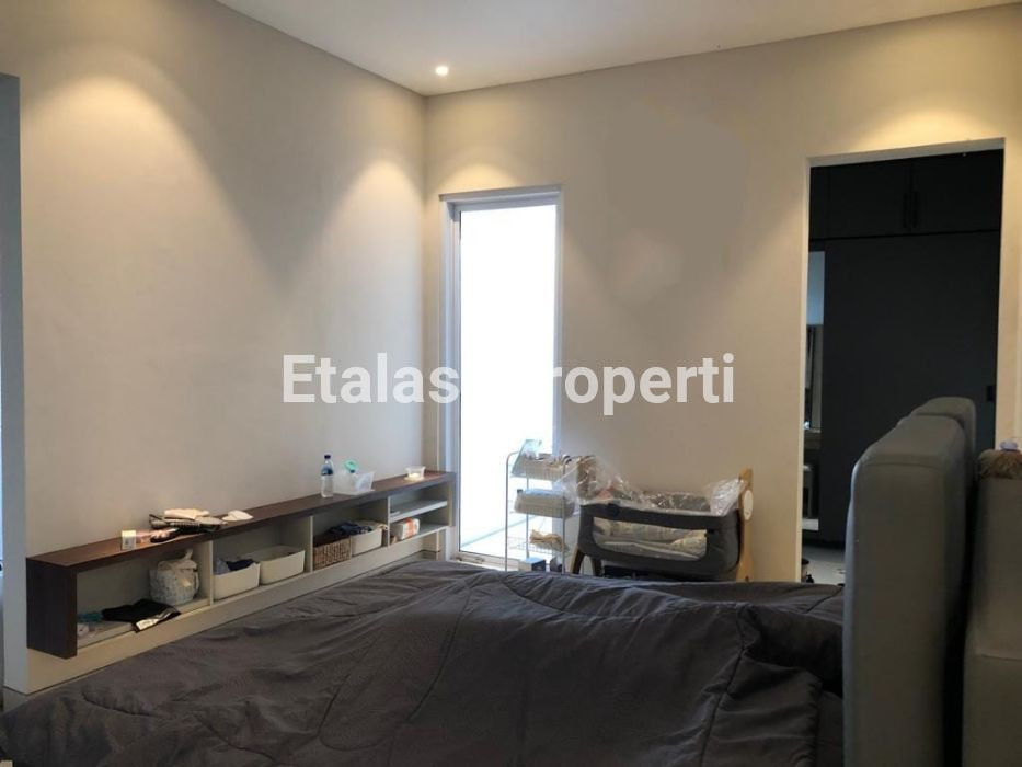 Foto properti Disewakan Rumah Siap Huni Royal Residence 3
