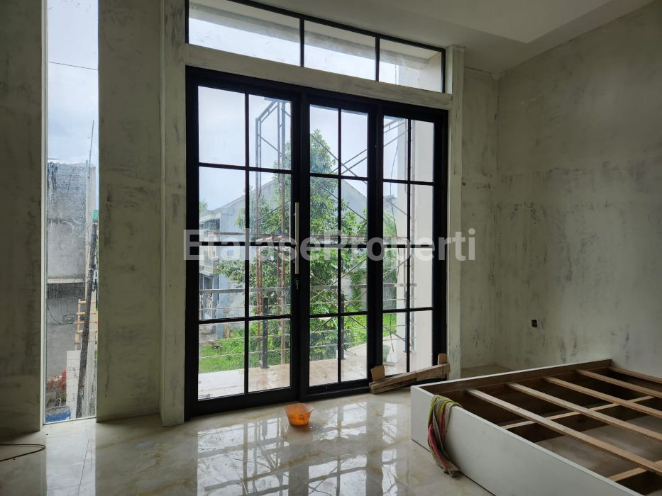 Foto properti JUAL Rumah Baru Furnished ! Lokasi Gresik Kota 2