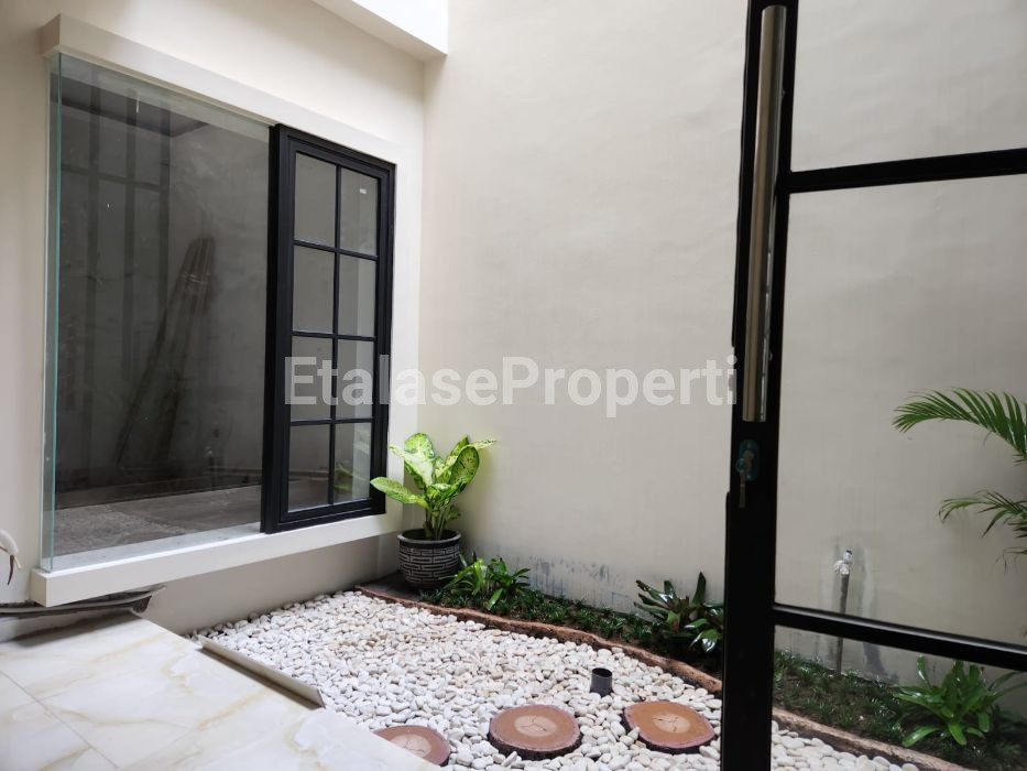 Foto properti JUAL Rumah Baru Furnished ! Lokasi Gresik Kota 4